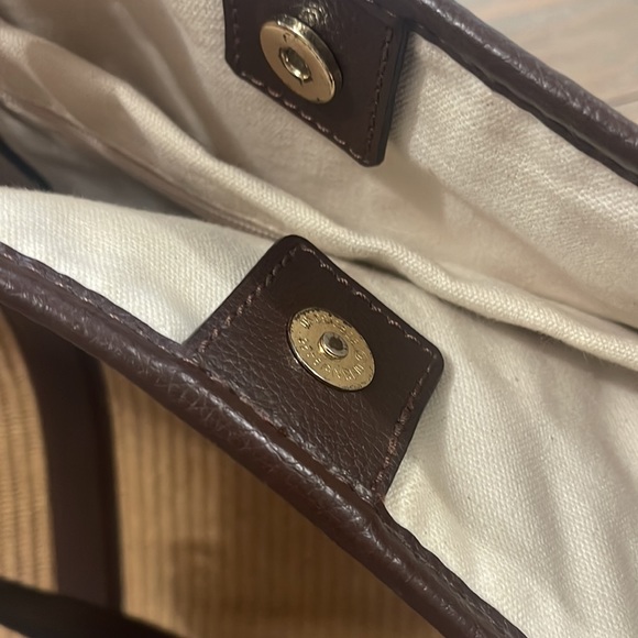 Michael Kors straw summer tote. Removable pouch inside. - Picture 7 of 11